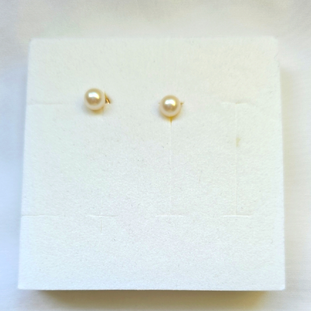 Elegant 5mm Pearl Stud Earrings